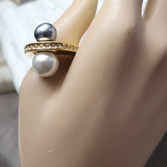 Ring Modernist Faux Pearls Luster Grey and White SIZE 9 IMPRESSIVE DESIGN RARE - Picture 2 of 10